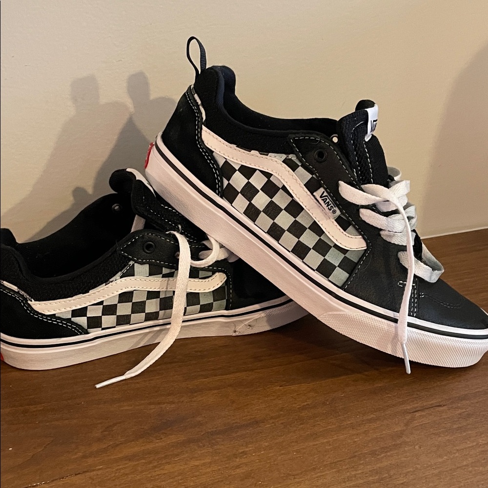 Vans YOUTH SIZE 7 Classic Black and White Checkered Shoes